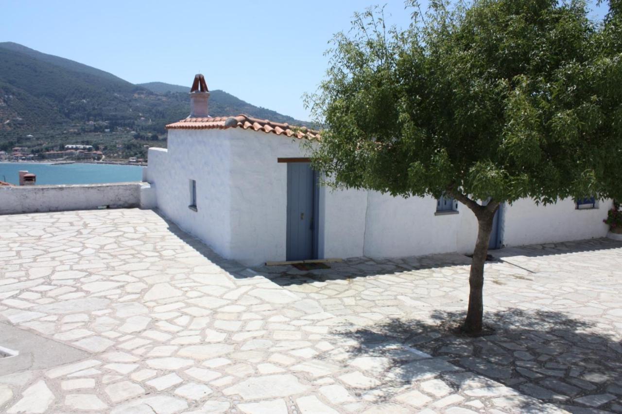 Villea Seaview Apartments Skopelos Town Exterior photo